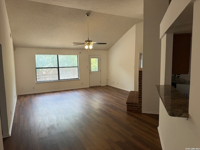 Photo - 1503 Kingsbridge