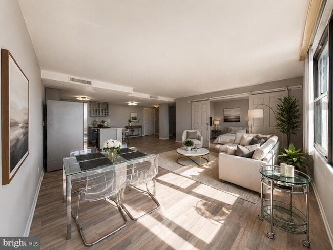 Photo - 4600 Duke St Unit 1624
