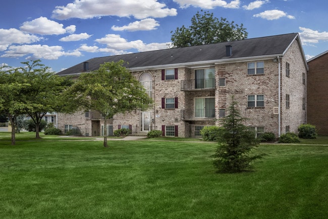 Dunhill Village Apartments - Dunhill North Apartments