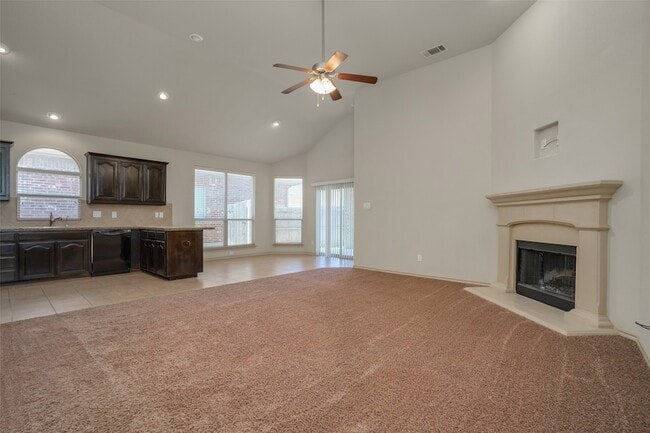 Photo - 1437 Castlegar Ln