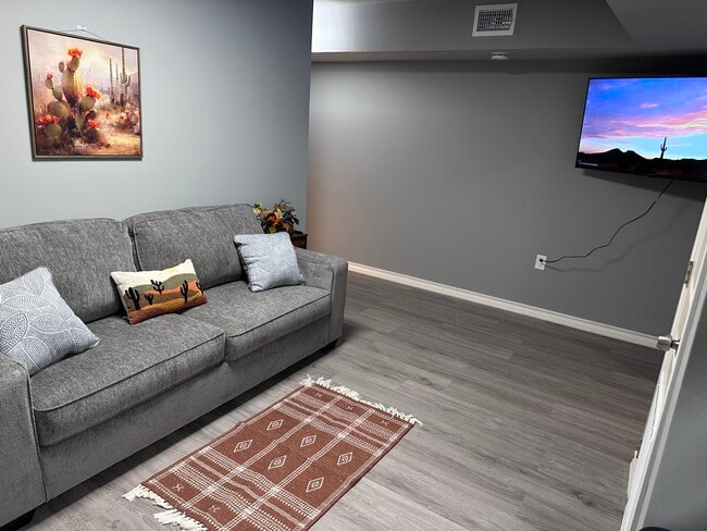 Living Room - 905 E Adams St