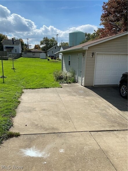 Photo - 665 Devitt Ave