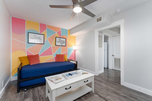 Building Photo - 1116 Morgan Ave Unit ID1268424P