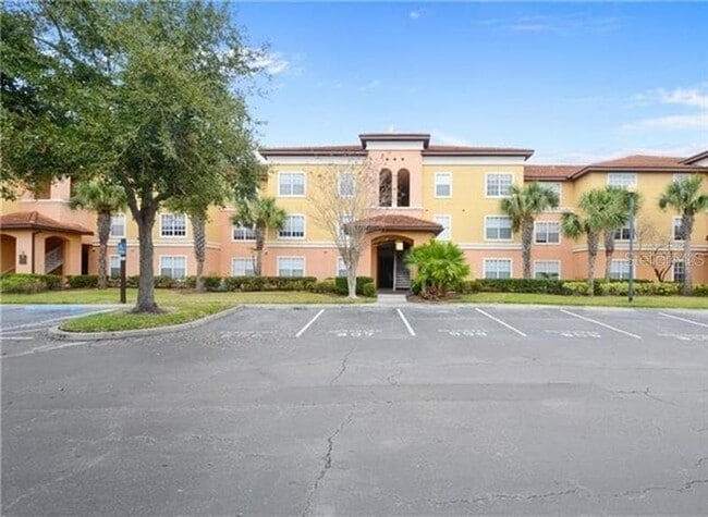 Building Photo - 5475 Vineland Rd Unit 8311