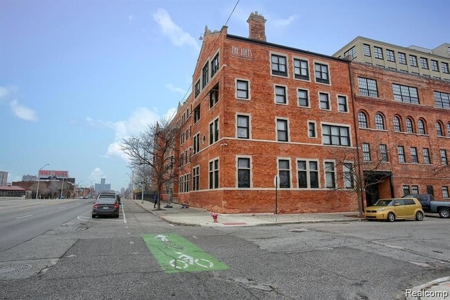 Photo - 6533 E Jefferson Ave Unit 421