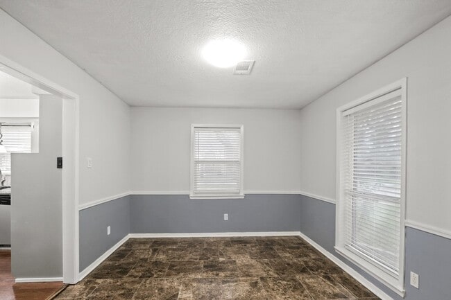Photo - 1905 Zapp Ln