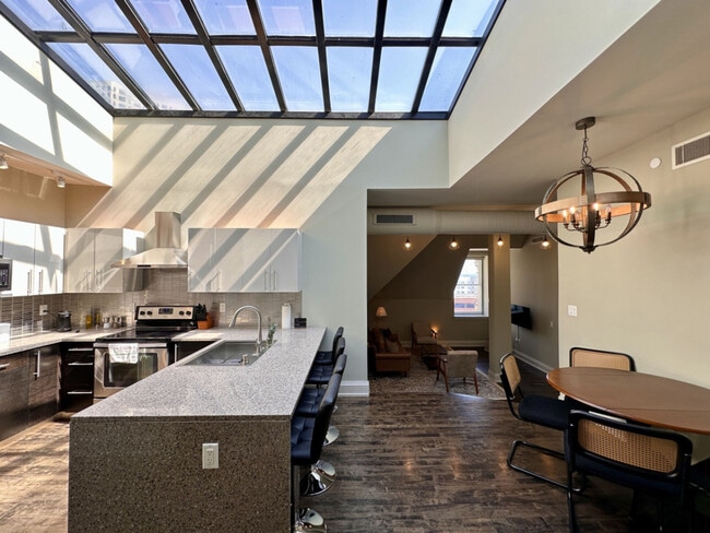 Photo - 225 E Michigan St Unit ID1379039P