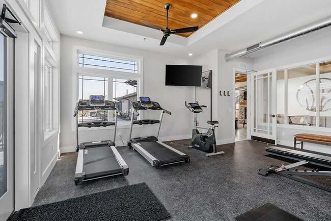 Photo - 11480 51st St NE