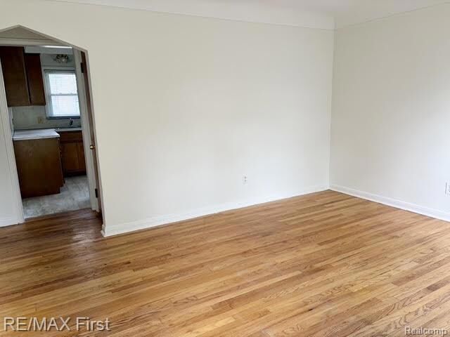 Photo - 317 E Webster Rd
