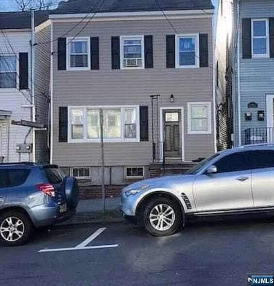 Building Photo - 11 Brown Ave