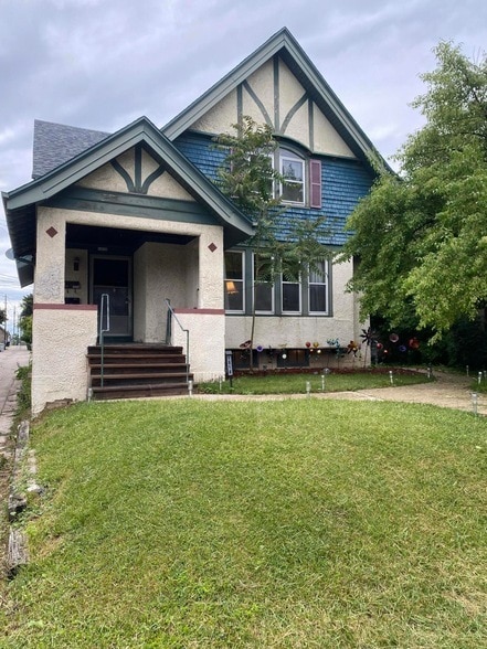 Building Photo - 1818 E Kenwood Blvd