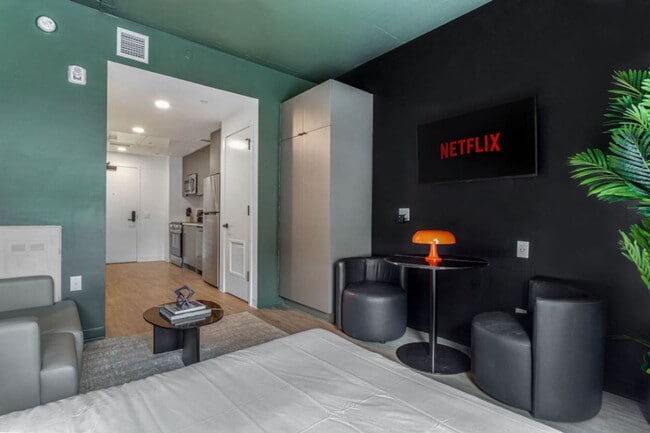 Building Photo - 1704 N 17th St Unit SI ID1312531P