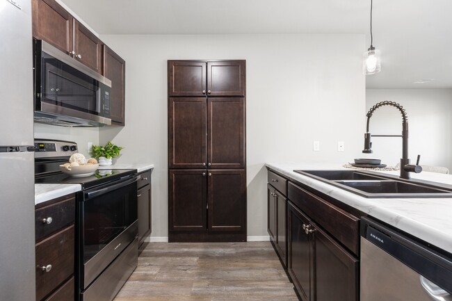 Photo - Sawyer Pointe