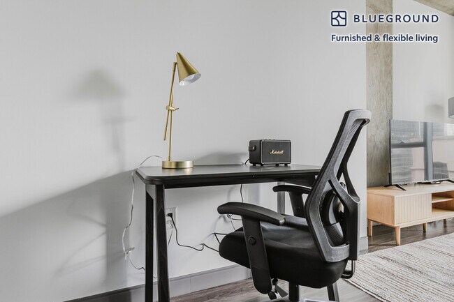 Photo - 215 W Lake St Unit FL15-ID1175