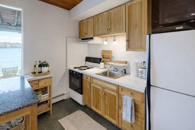 Photo - 114 Spy Pond Pkwy Unit B