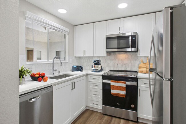 Building Photo - Stoneridge Apartments