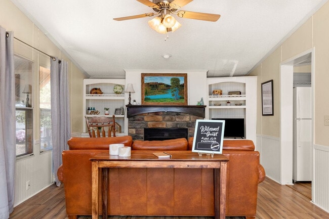 Photo - 705 Firefly Dr Unit ID1365728P