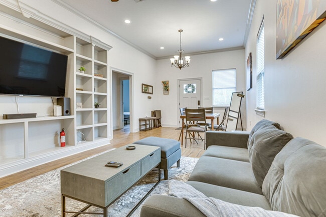 Building Photo - 3200 Burdette St Unit SI ID1620666P