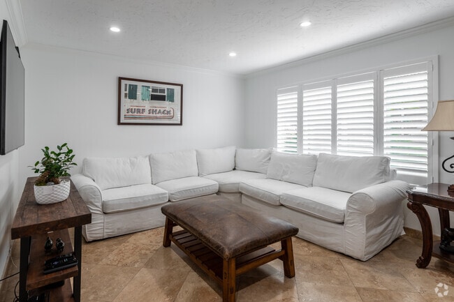 1,175SF - 3BR, 2BA - Furnished Corporate Housing Townhome