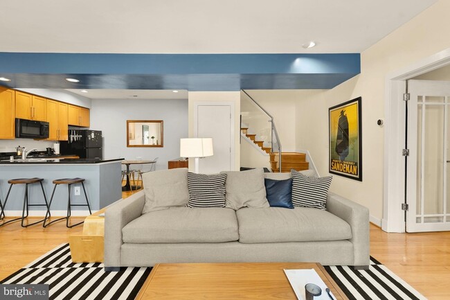 Photo - 2363 Champlain St NW Unit 3