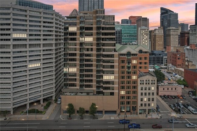 Building Photo - 151 Fort Pitt Blvd Unit 702