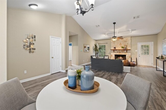 Photo - 1301 S Quinlan Park Rd