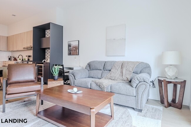 Building Photo - 2623 Keene St Unit 512