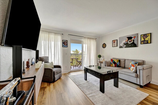 Building Photo - 2506 N Rocky Point Dr Unit ID1032235P