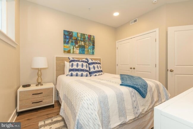 Photo - 2220-28 Master St Unit 1