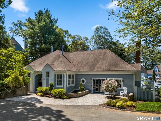Photo - 2124 Old Pond Ln