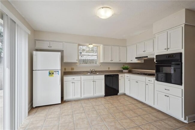 Photo - 148 Orchard Rd