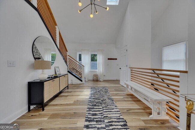 Photo - 937 Austin Ave NE Unit B - UPPER