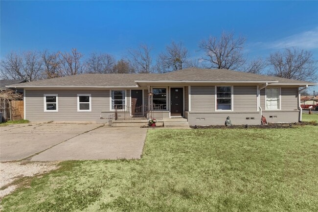 Photo - 801 Pecan St