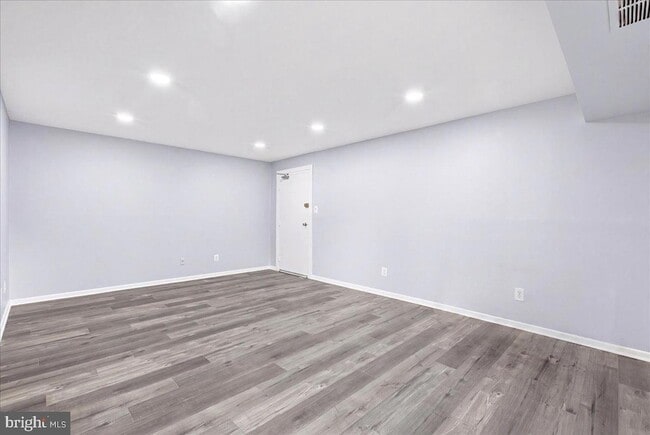 Photo - 218 Locust St SE Unit 142
