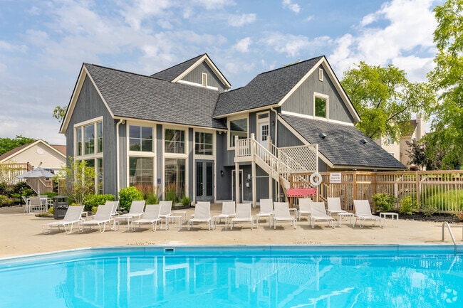 Building Photo - The Vista at Rocky Fork