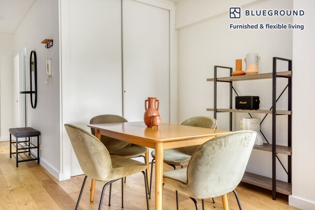 Photo - 279 E 44th St Unit FL21-ID814