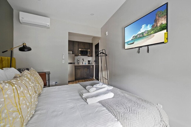 Photo - 20 Low Ave Unit ID1056806P