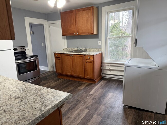 Photo - 112 Rockwell St