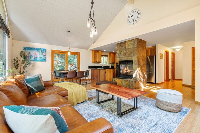 Photo - 16441 SE 42nd Pl Unit ID1324817P