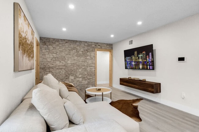 Photo - 6450 Perry St Unit ID1372363P