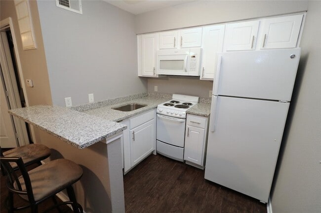 Photo - 9831 Walnut St Unit P308