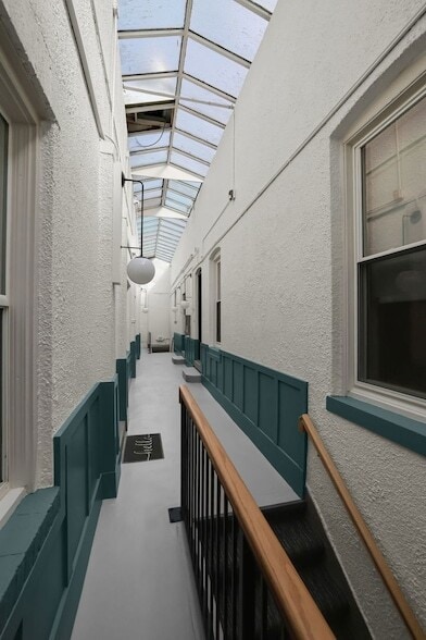 Photo - 19 E 1st St