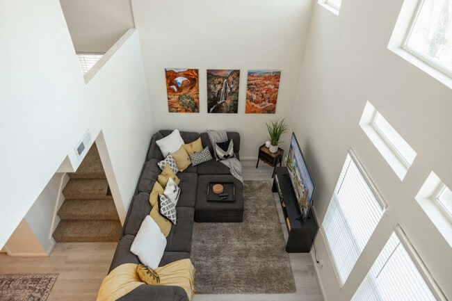 Photo - 924 Lowell Ave S Unit ID1249884P