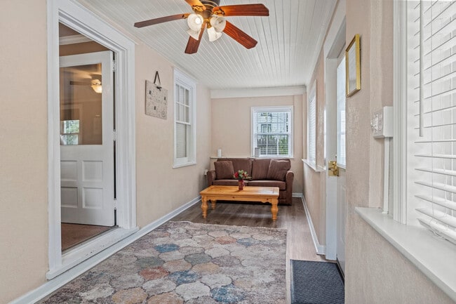 Building Photo - 42 Old Lancaster Rd Unit ID1321805P