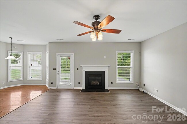 Photo - 3111 Gloxinia Rd