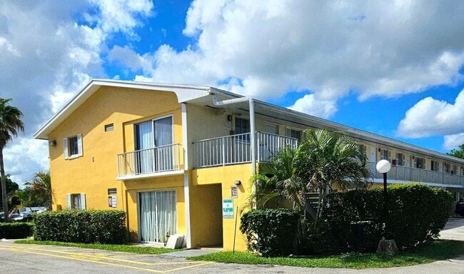 Building Photo - 1501 Crescent Cir Unit E47