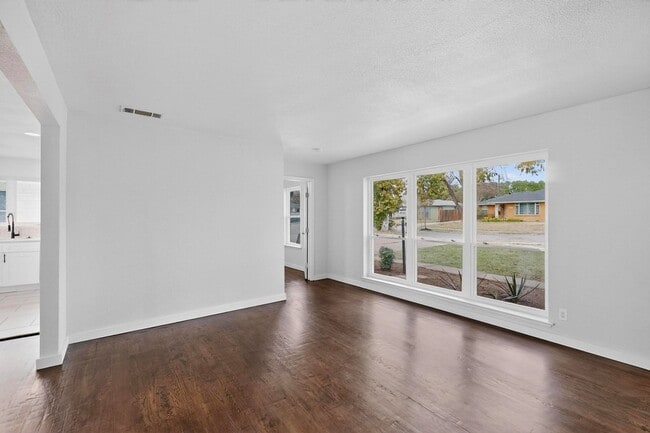 Photo - 2812 San Medina Ave