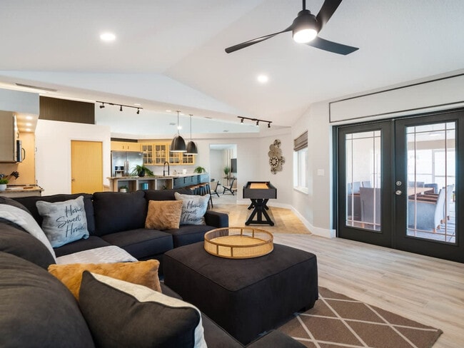 Photo - 6 Clinton Ct N Unit ID1261622P