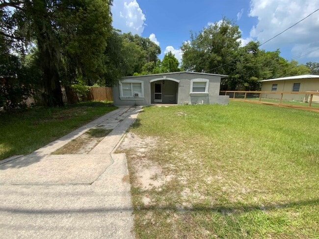 Building Photo - 2408 Gillis St