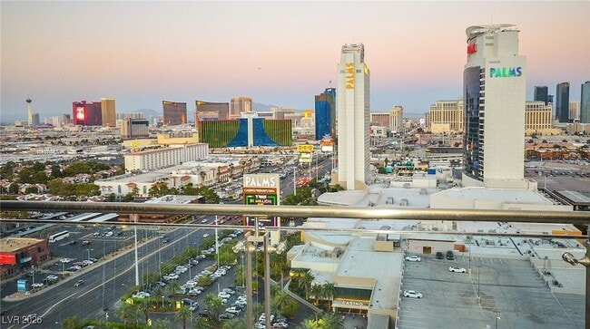 Building Photo - 4381 W Flamingo Rd Unit 2302